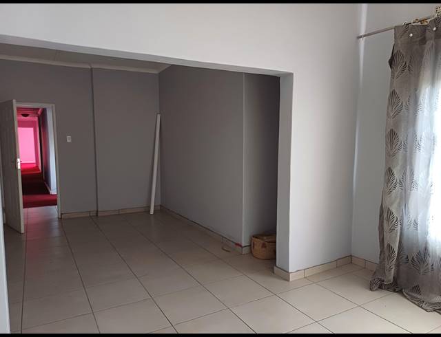 5 BEDROOM HOUSE TO LET IN MONTFORD